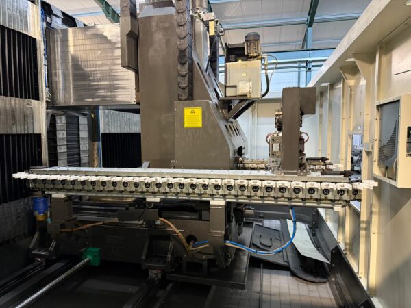 CNC Bearbeitungszentrum Hedelius T8 – 3200 Magnum – Bild 15