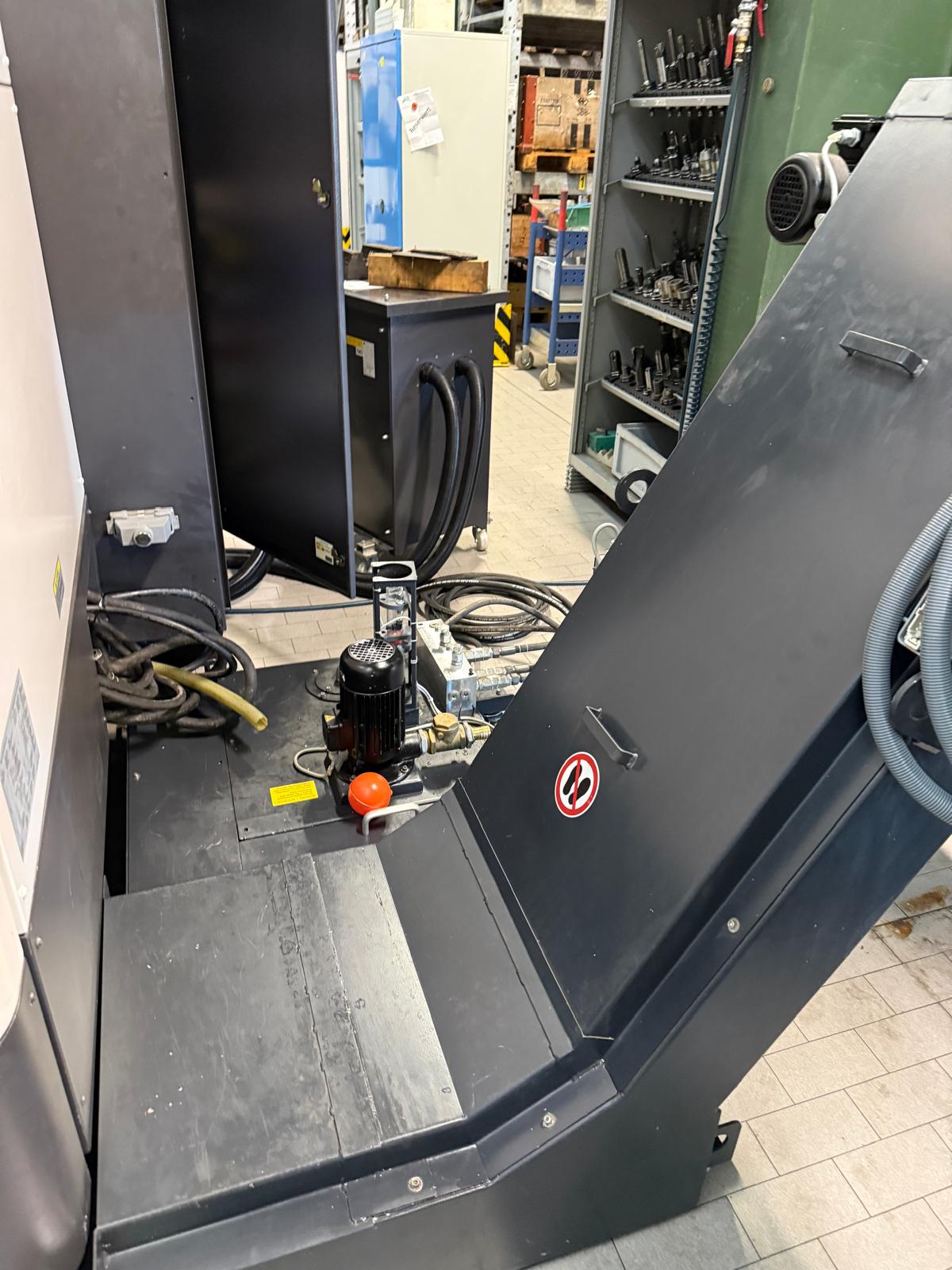 5 Achsen CNC Dreh- und Fräszentrum Okuma Multus B550-C 2000 – Bild 23