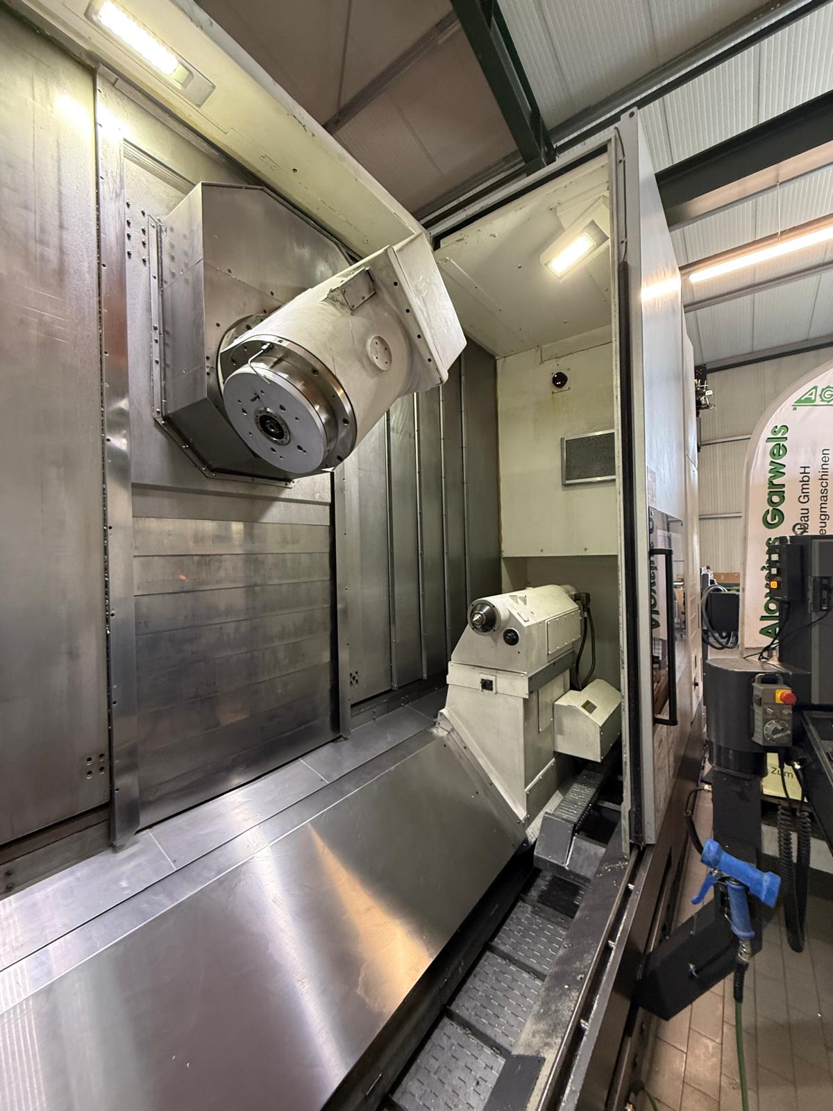 5 Achsen CNC Dreh- und Fräszentrum Okuma Multus B550-C 2000 – Bild 4